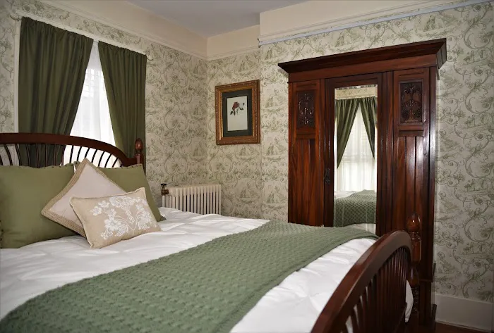Grand Colonial Bed and Breakfast 4
