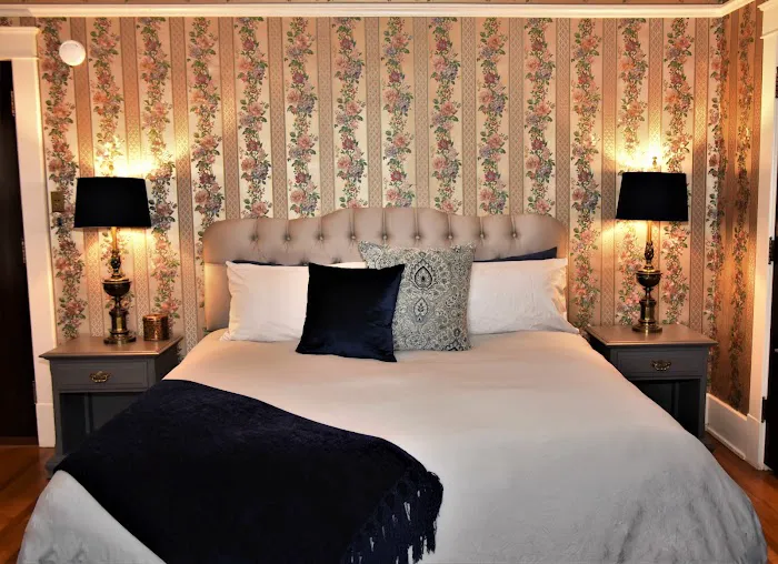 Grand Colonial Bed and Breakfast 4