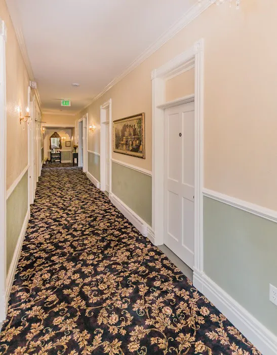 Historic Hotel Broadalbin + 1854 Pub Restaurant + Bar 4