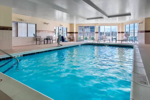 Courtyard Schenectady at Mohawk Harbor 4