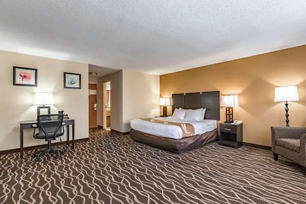 Quality Inn Schenectady - Albany 4