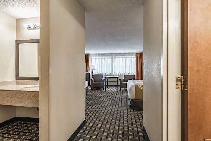 Quality Inn Schenectady - Albany 4