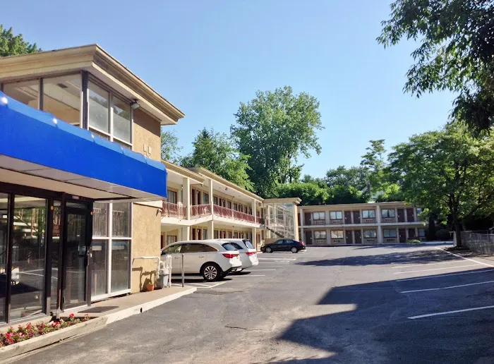 Executive Inn 5