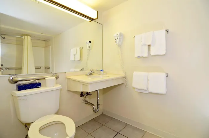 Executive Inn 5