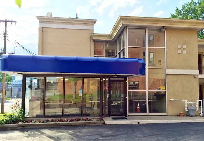 Executive Inn 5