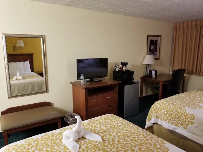 The Schenectady Inn & Suites 5