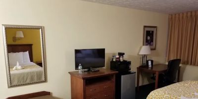 The Schenectady Inn & Suites