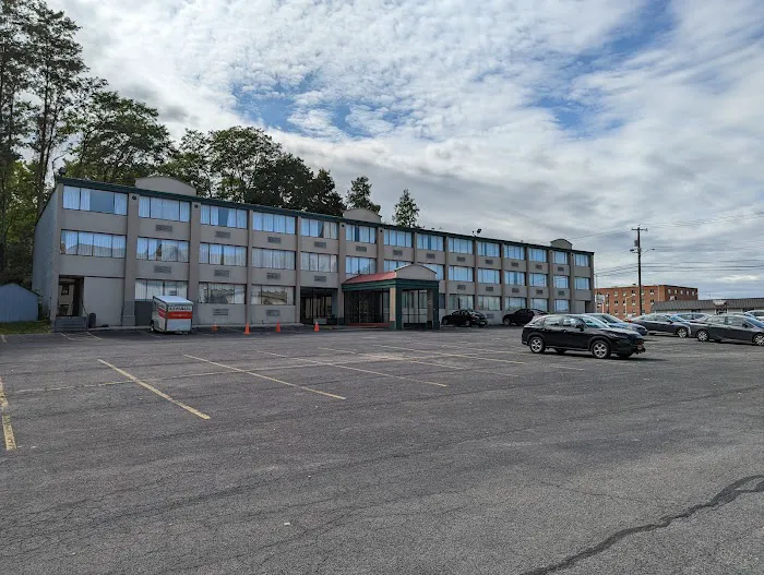 The Schenectady Inn & Suites 5