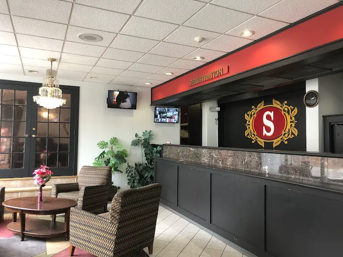 The Schenectady Inn & Suites 5