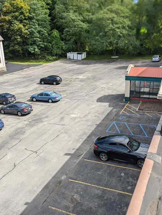 The Schenectady Inn & Suites 5