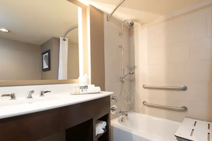 DoubleTree by Hilton Schenectady Downtown 5