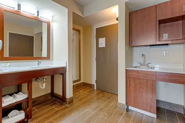 Comfort Inn & Suites Wilkes Barre - Arena 3