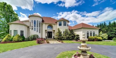 Whispering Oak Mansion