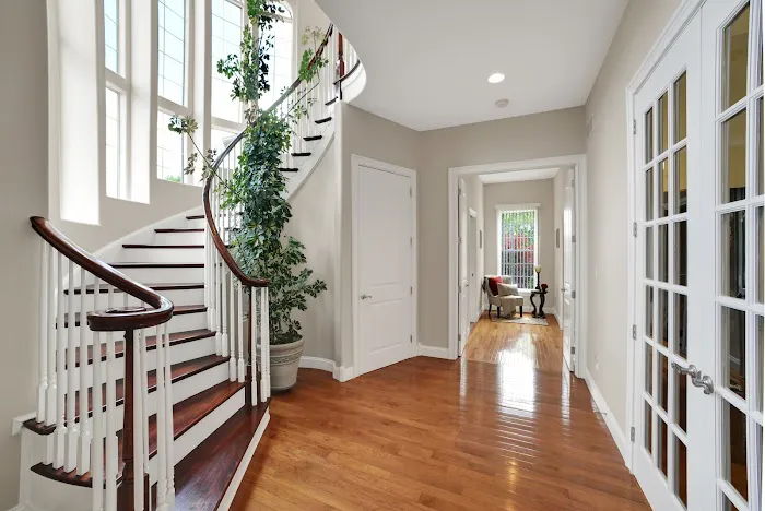 Whispering Oak Mansion 4