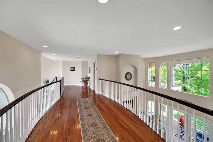 Whispering Oak Mansion 4