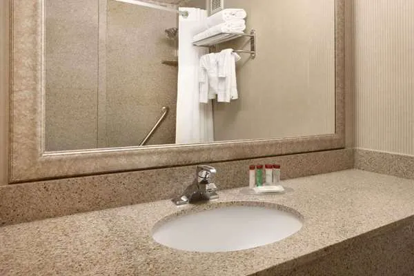 Ramada Newark/Wilmington 4