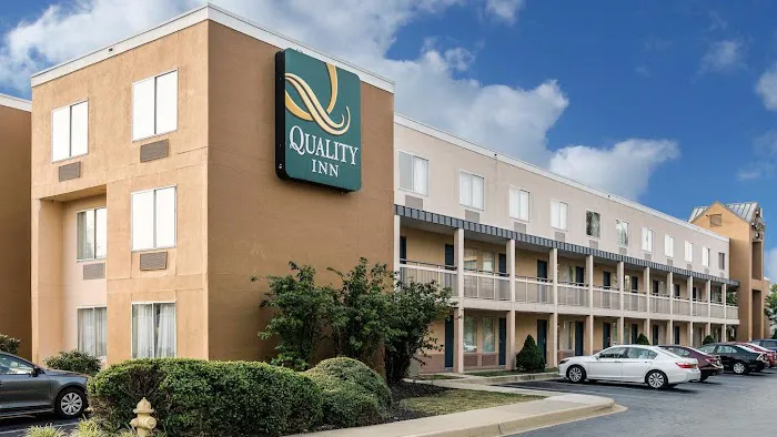 Quality Inn 4