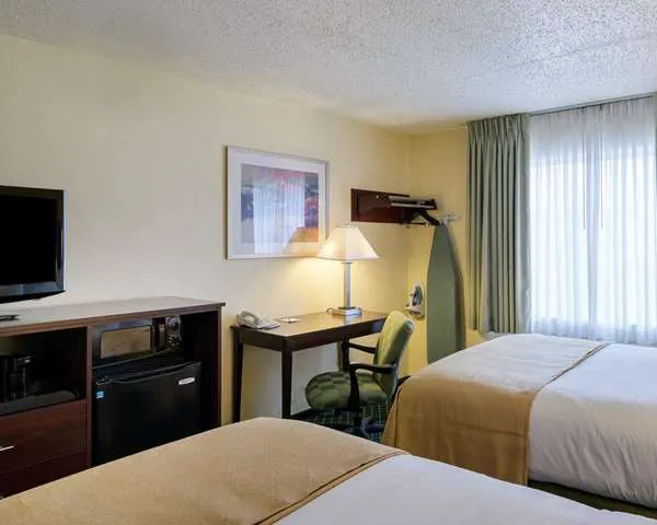 Quality Inn 4