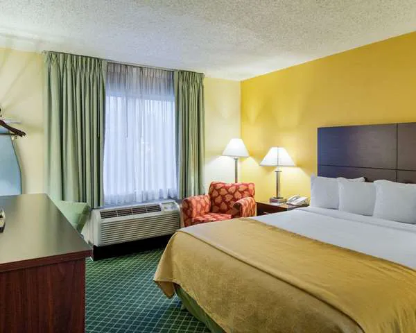 Quality Inn 4