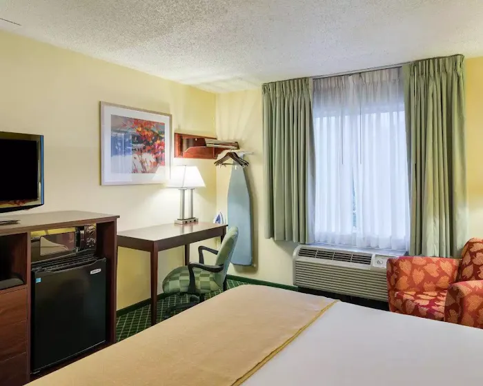 Quality Inn 4