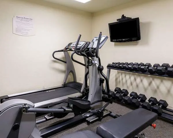Quality Inn 4