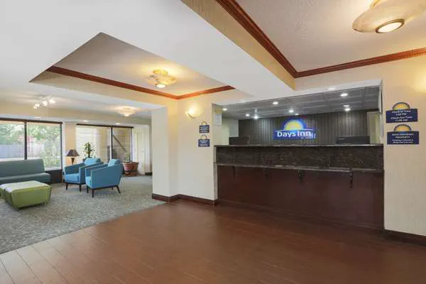 Days Inn by Wyndham Newark Wilmington 4