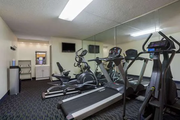 Days Inn by Wyndham Newark Wilmington 4