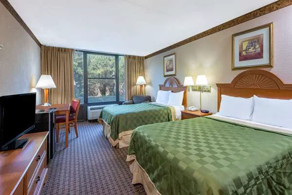 Ramada by Wyndham West Atlantic City 4
