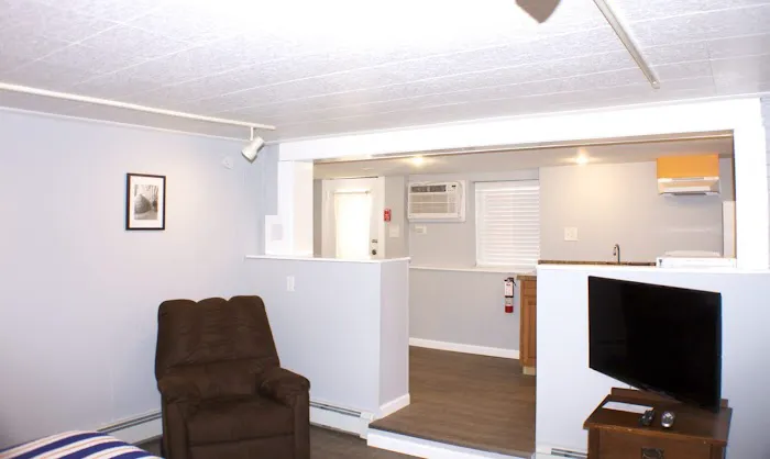 Surrey Beach House 4