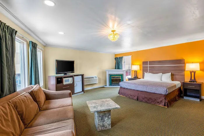 Econo Lodge Beach and Boardwalk 4