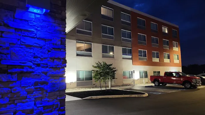 Holiday Inn Express & Suites Lancaster - Mount Joy, an IHG Hotel 4