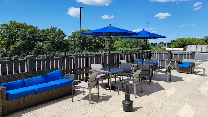 Holiday Inn Express & Suites Lancaster - Mount Joy, an IHG Hotel 4