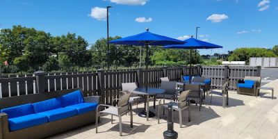 Holiday Inn Express & Suites Lancaster - Mount Joy, an IHG Hotel