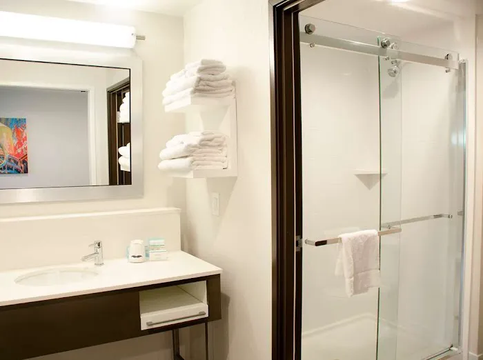 Hampton Inn Lebanon 4