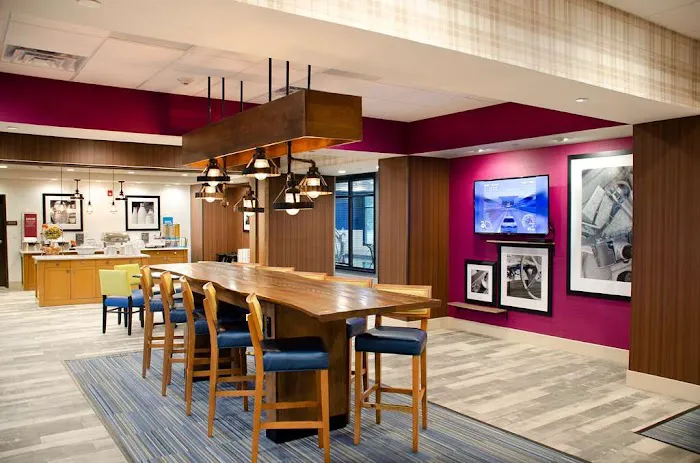 Hampton Inn Lebanon 4