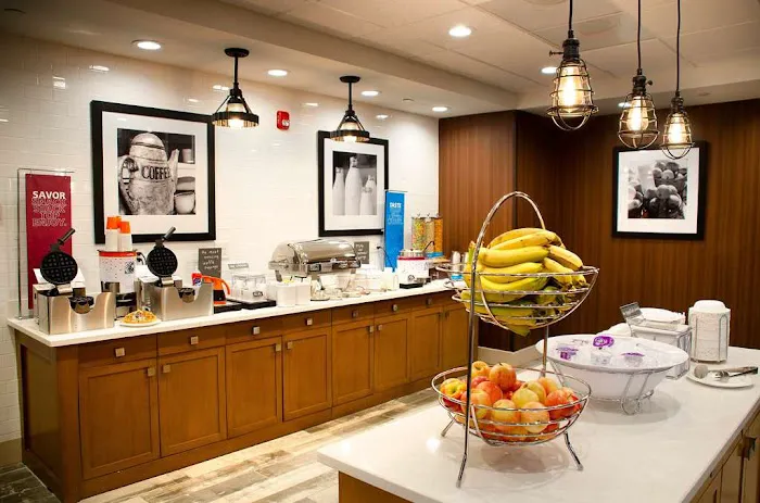Hampton Inn Lebanon 4