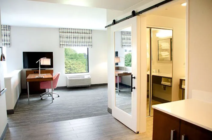 Hampton Inn Lebanon 4