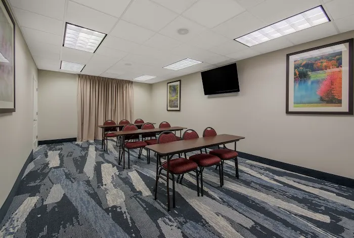 Comfort Inn & Suites Barnesville - Frackville 4