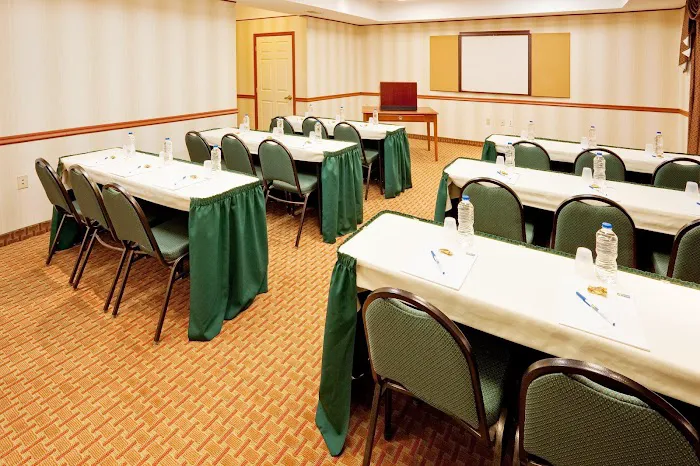 Holiday Inn Express & Suites Frackville by IHG 4