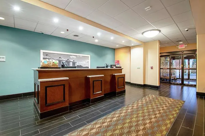 Hampton Inn Pine Grove 4