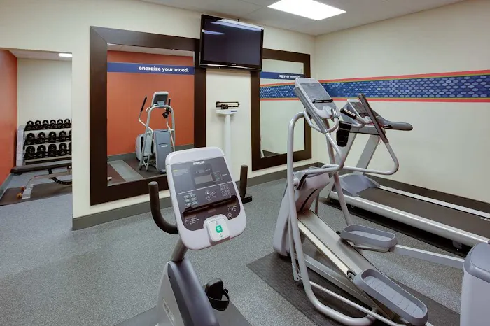 Hampton Inn Pine Grove 4