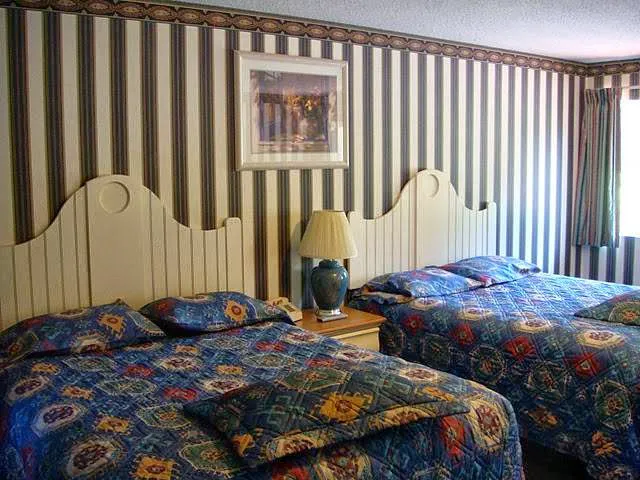 The Rocky River Inn 4