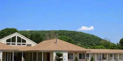 The Rocky River Inn