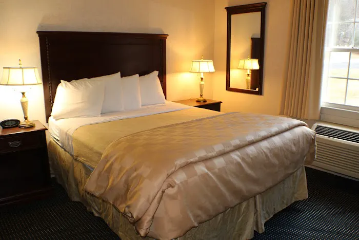 Newbury Inn Hotel 4