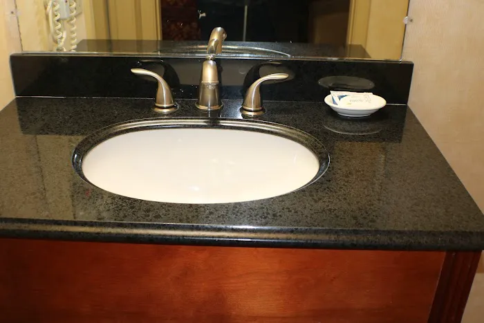 Newbury Inn Hotel 4