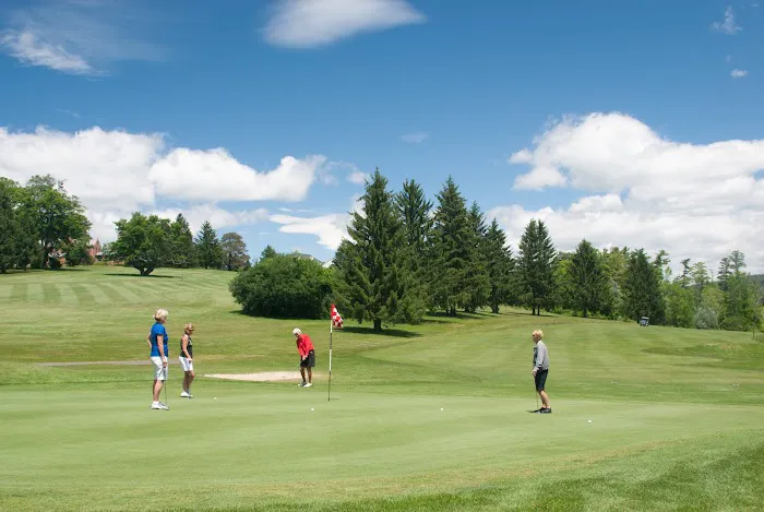 Wyndhurst Golf & Club 4
