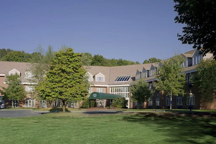 Avon Old Farms Hotel 4