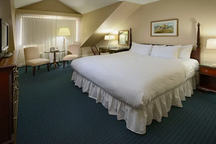 Avon Old Farms Hotel 4