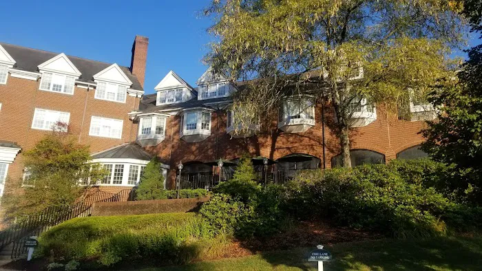 The Simsbury Inn 5