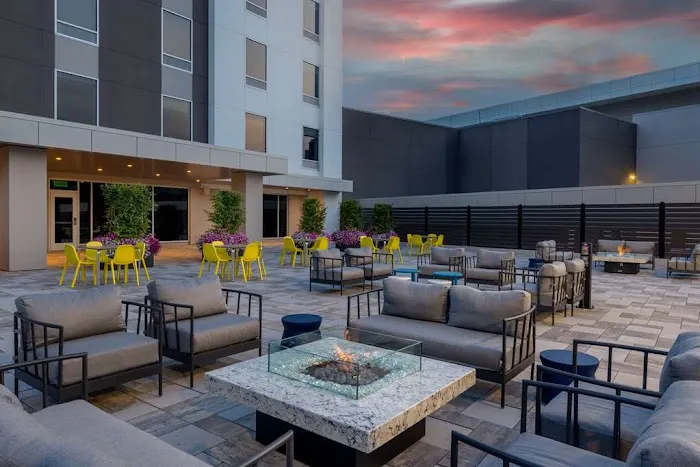 Home2 Suites by Hilton Bristol 4